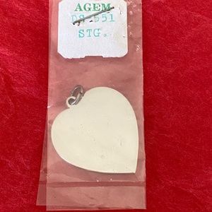Agem I New Old Stock I Plain Sterling Silver Heart Charm